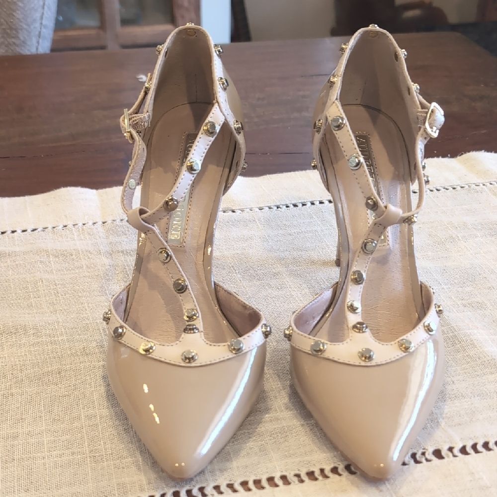 Audrey Brooke Nude Studded Heels size 7‎